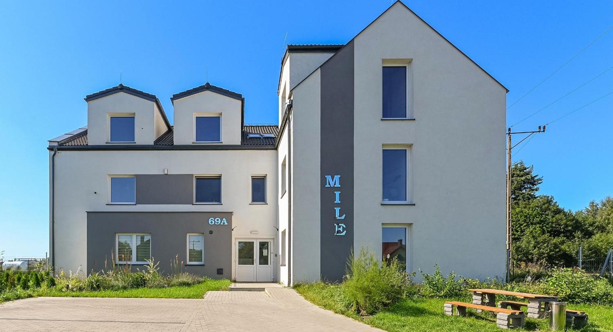 Mile Gdansk Airport & Parking Dlugoterminowy Bed & Breakfast エクステリア 写真