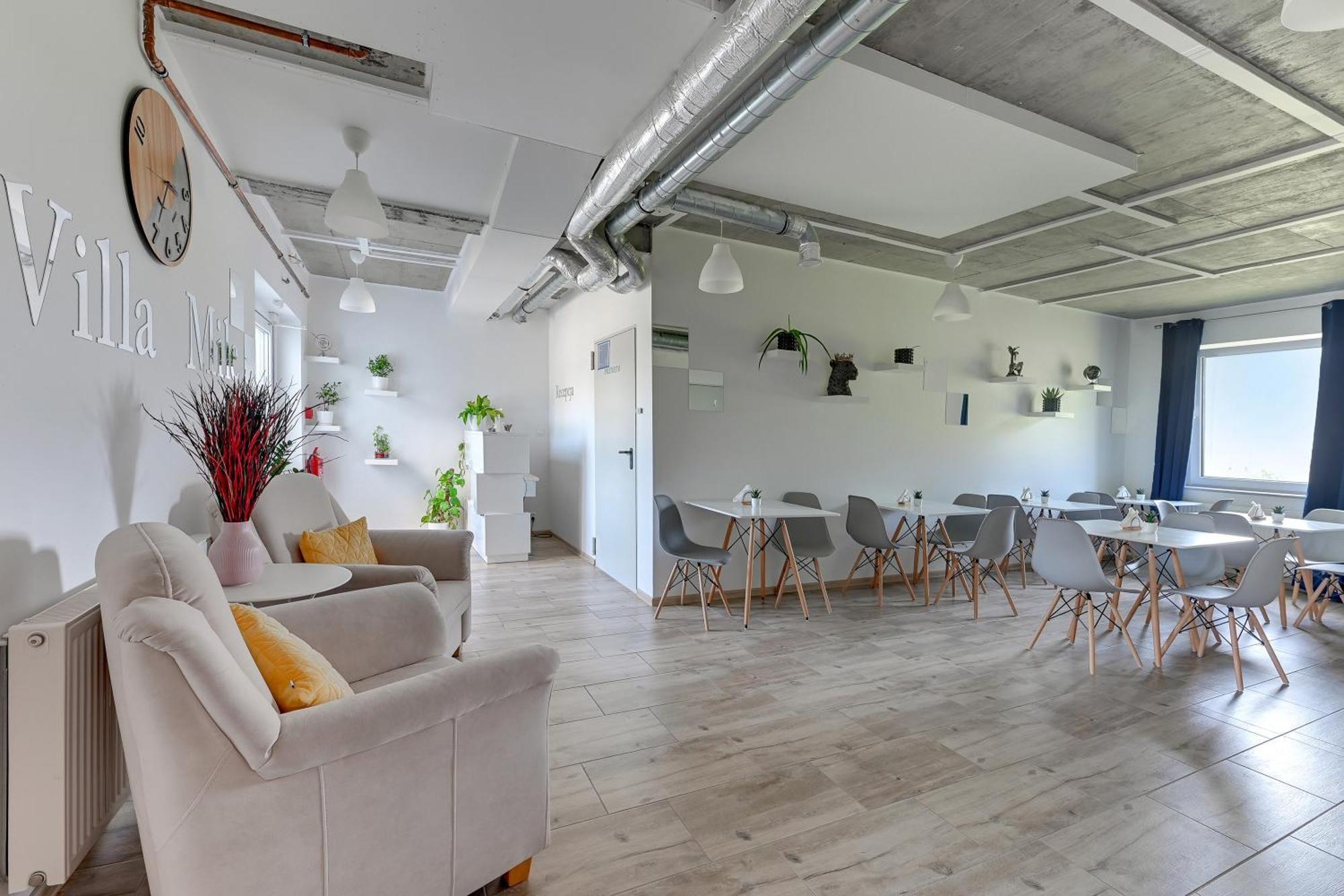 Mile Gdansk Airport & Parking Dlugoterminowy Bed & Breakfast エクステリア 写真