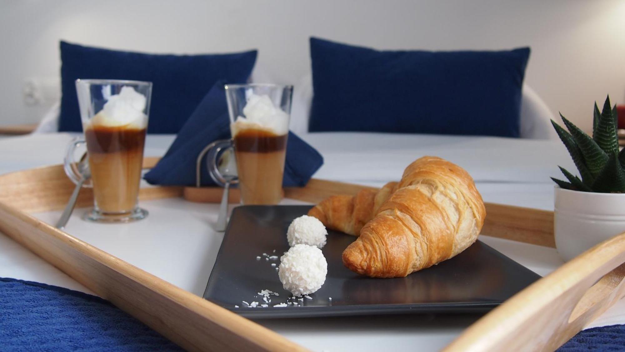 Mile Gdansk Airport & Parking Dlugoterminowy Bed & Breakfast エクステリア 写真