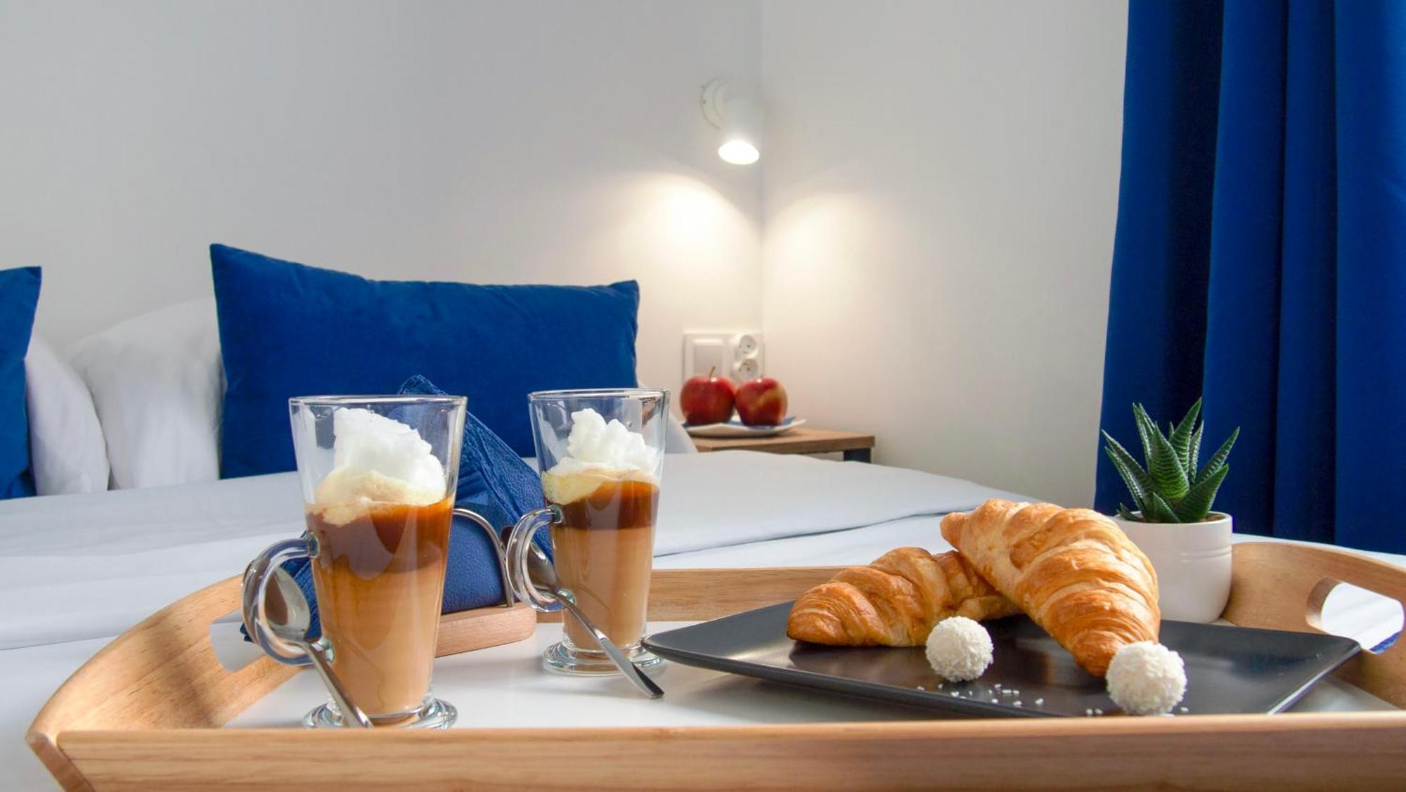 Mile Gdansk Airport & Parking Dlugoterminowy Bed & Breakfast エクステリア 写真