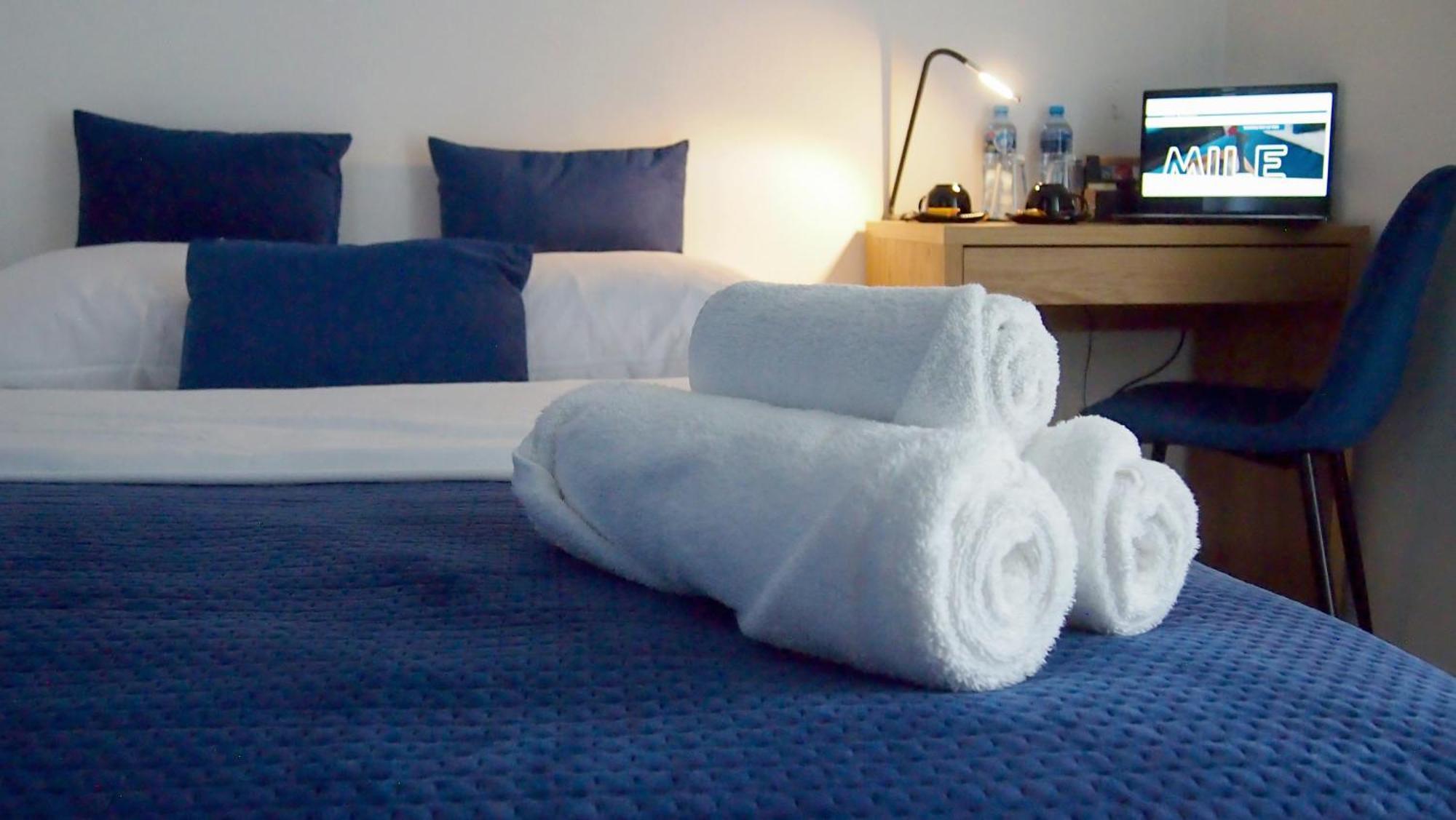 Mile Gdansk Airport & Parking Dlugoterminowy Bed & Breakfast エクステリア 写真